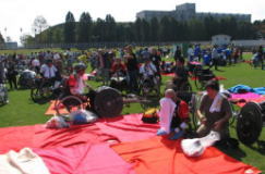 �I����Ɍe���l�X